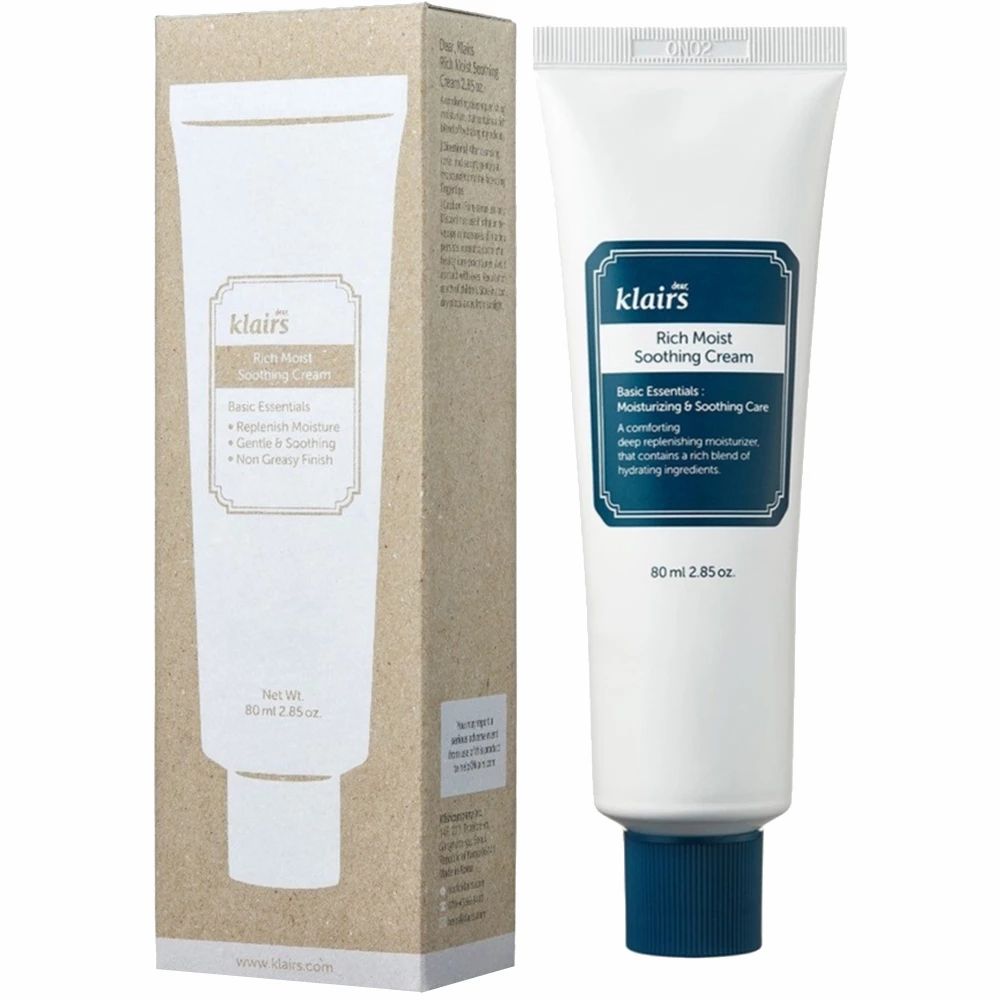 Tubo bianco e scatola. Scritta: Klairs Rich Moist Soothing Cream. Etichette blu. 80 ml.