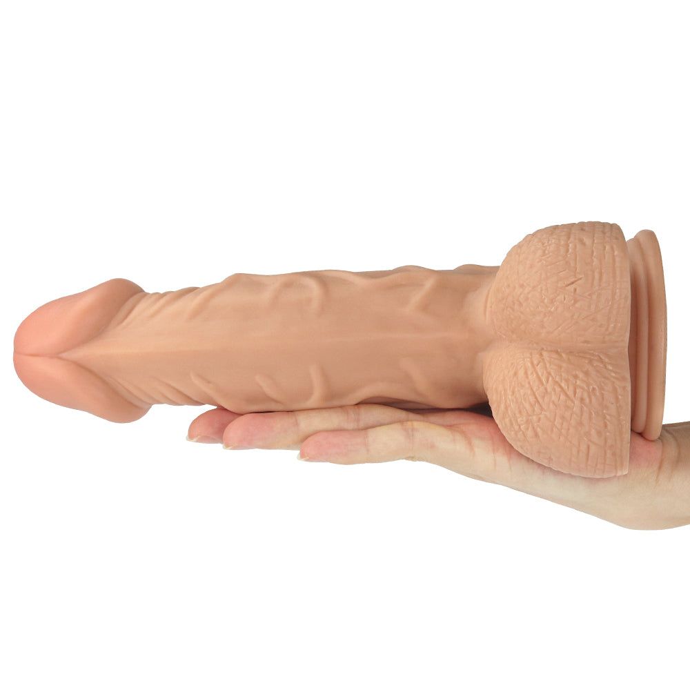 Dildo beige tenuto in una mano. Texture realistica, base e dettagli.