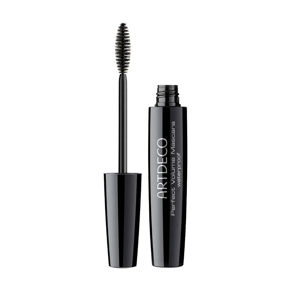 Tubo di mascara nero e spazzola. Sul tubo è scritto: ARTDECO Perfect Volume Mascara waterproof.
