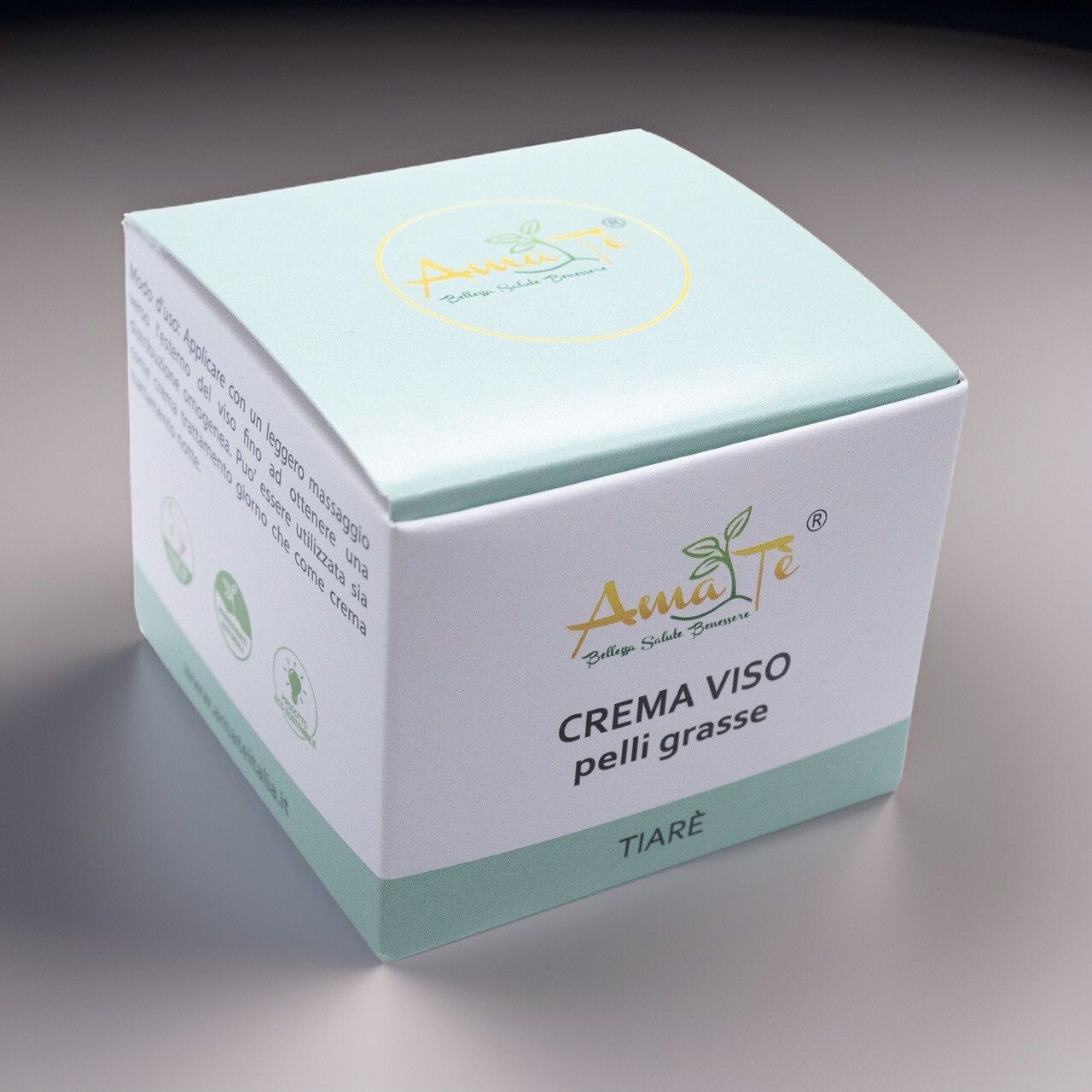 Confezione di Amatè Crema Viso pelli grasse Tiarè. Scatola bianca con dettagli verde chiaro. Nome e logo del prodotto visibili.