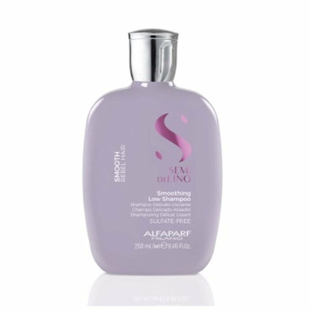 Flacone di shampoo viola con tappo argentato. Testo: Smooth Rebel Hair, Semi Di Lino, Smoothing Low Shampoo, senza solfati. Marchio: Alfaparf Milano.
