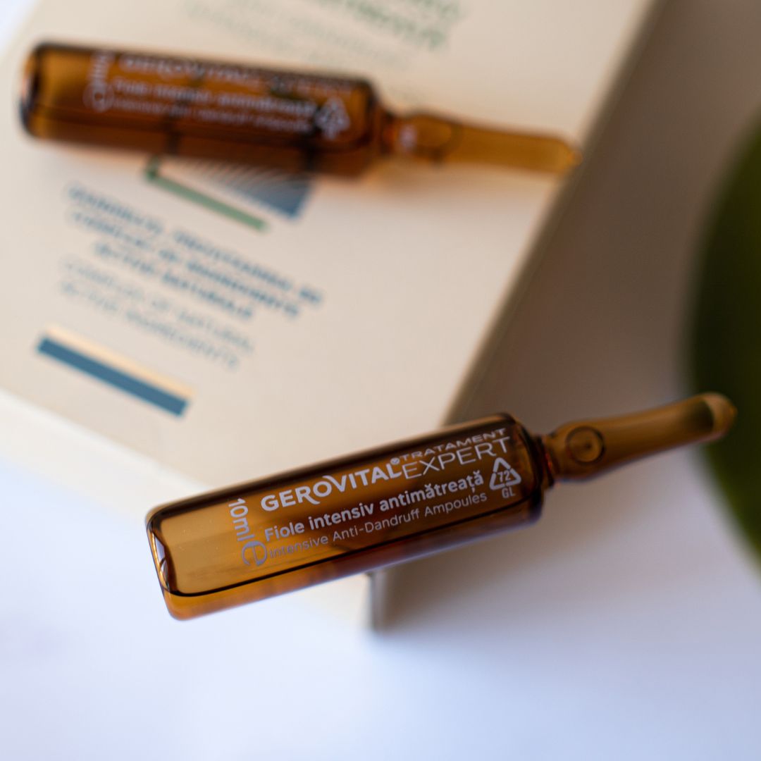 Fiale Gerovital Expert. Fiale in vetro marrone con etichetta.