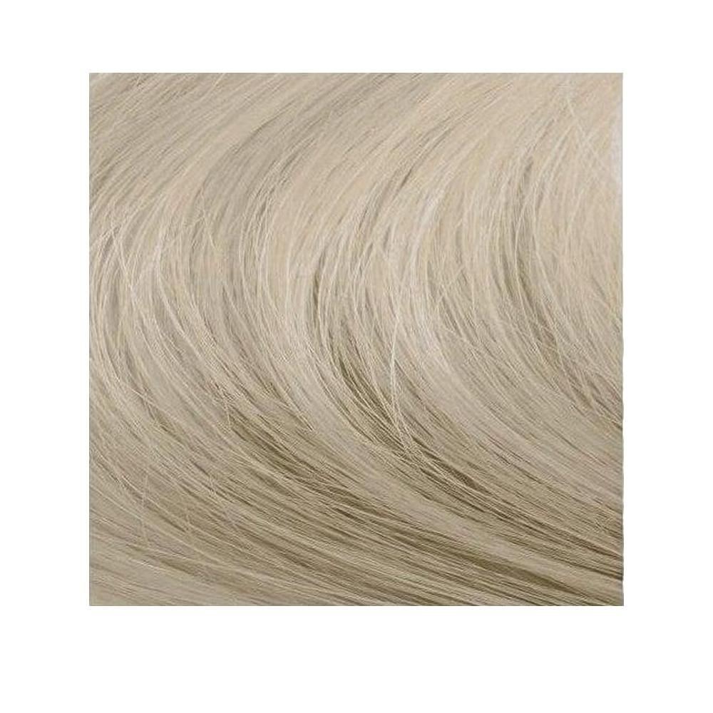 Primo piano di capelli biondi. Le ciocche sono ondulate e vicine.