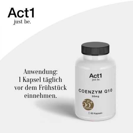 Bottiglia bianca con tappo nero. Sulla bottiglia c'è scritto "Coenzima Q10" e "Act1 just be.", e il dosaggio.