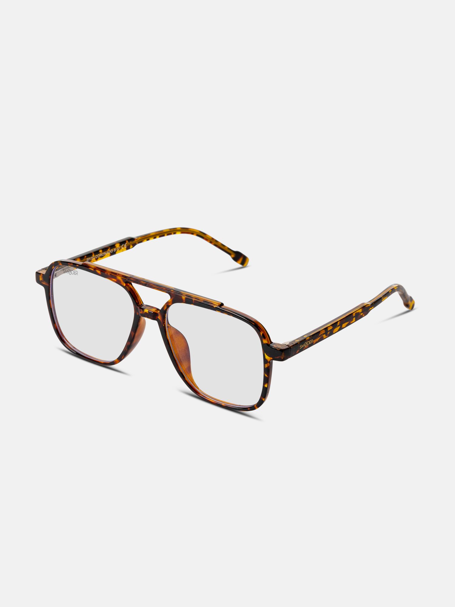 Occhiali marroni a fantasia tartarugata. Lenti rettangolari, doppio ponte. Vista laterale.