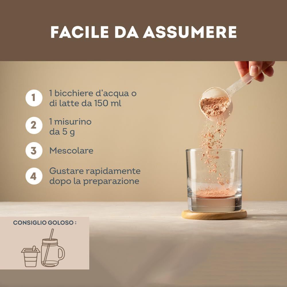 Bicchiere con bevanda di polvere di collagene. Con cannuccia. Aroma naturale. Sviluppato da esperti.