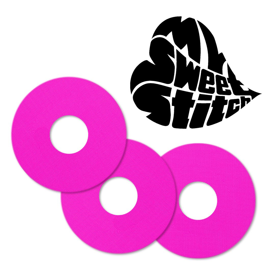 Tre anelli di fissaggio rosa con foro centrale. Logo 'MySweetStitch' a forma di cuore.