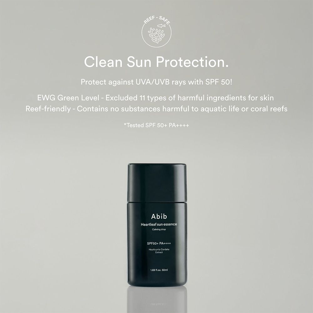 Flacone nero con testo: Abib, Heartleaf sun essence, SPF50+ PA++++. Reef-safe.
