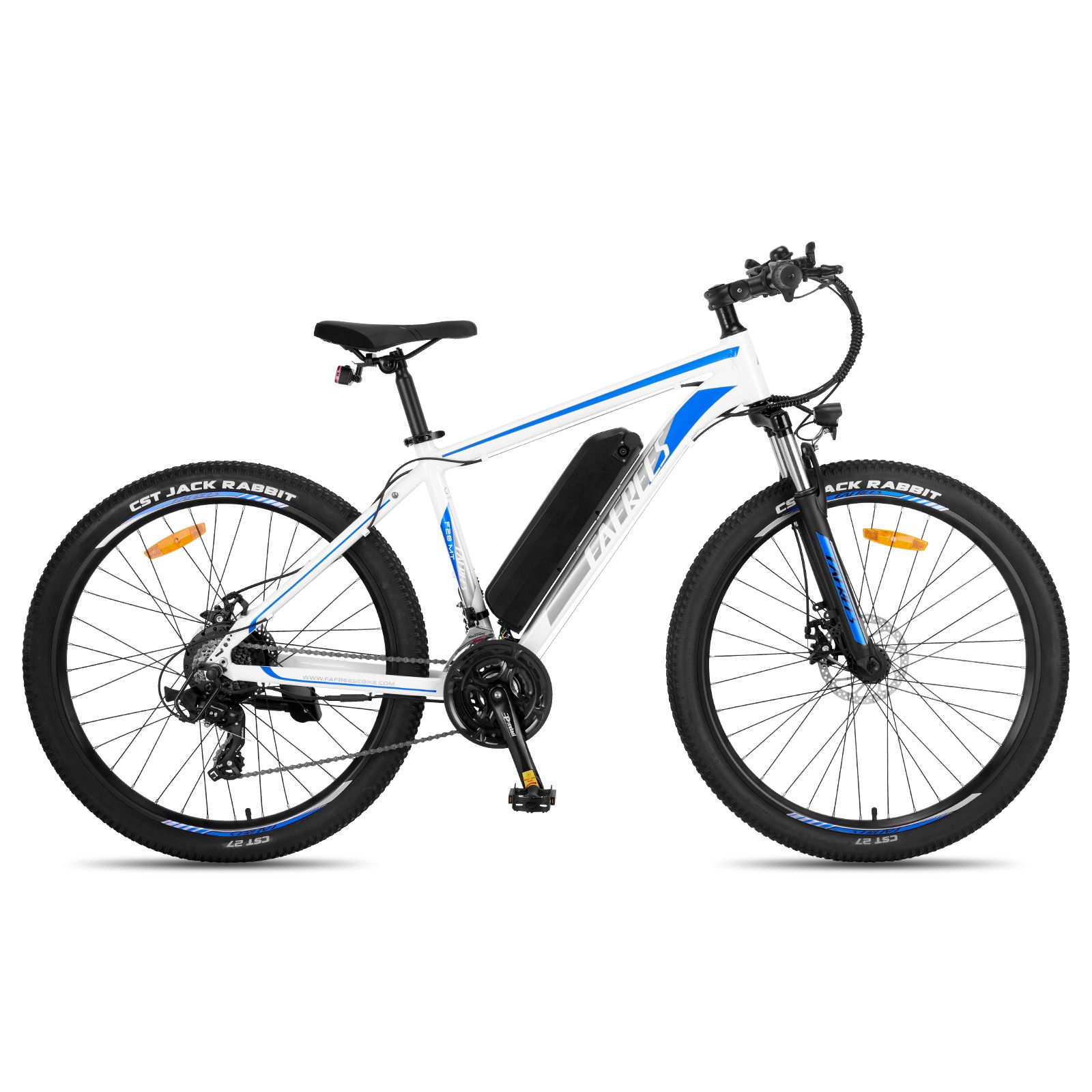 E-mountain bike bianco con dettagli blu. Pneumatici, sella e manubrio neri. Batteria sul telaio.