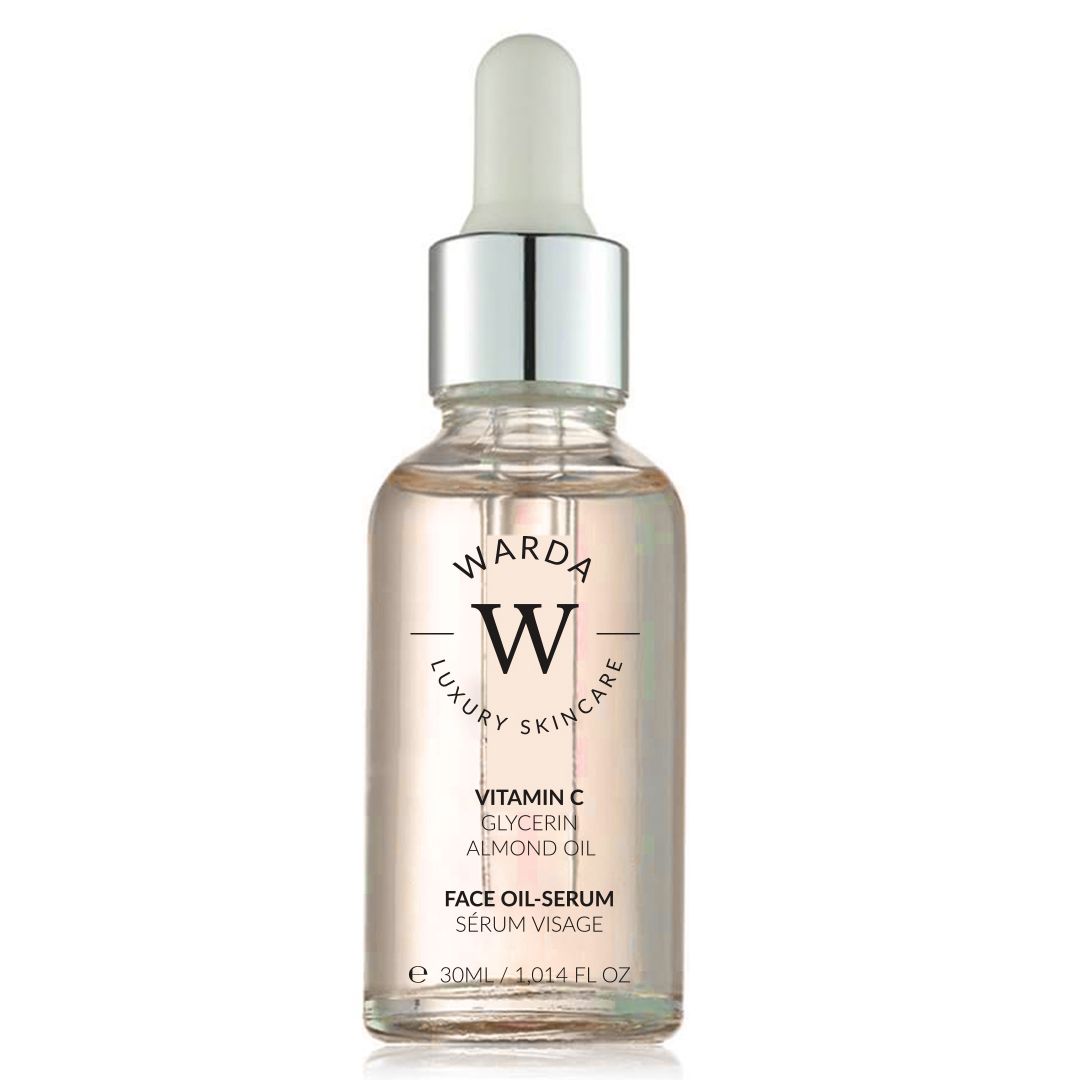 Flacone di vetro con siero. Scritta: Vitamin C Skin Glow Boost Oil-Serum. Contiene glicerina e olio di mandorle. Con pipetta.