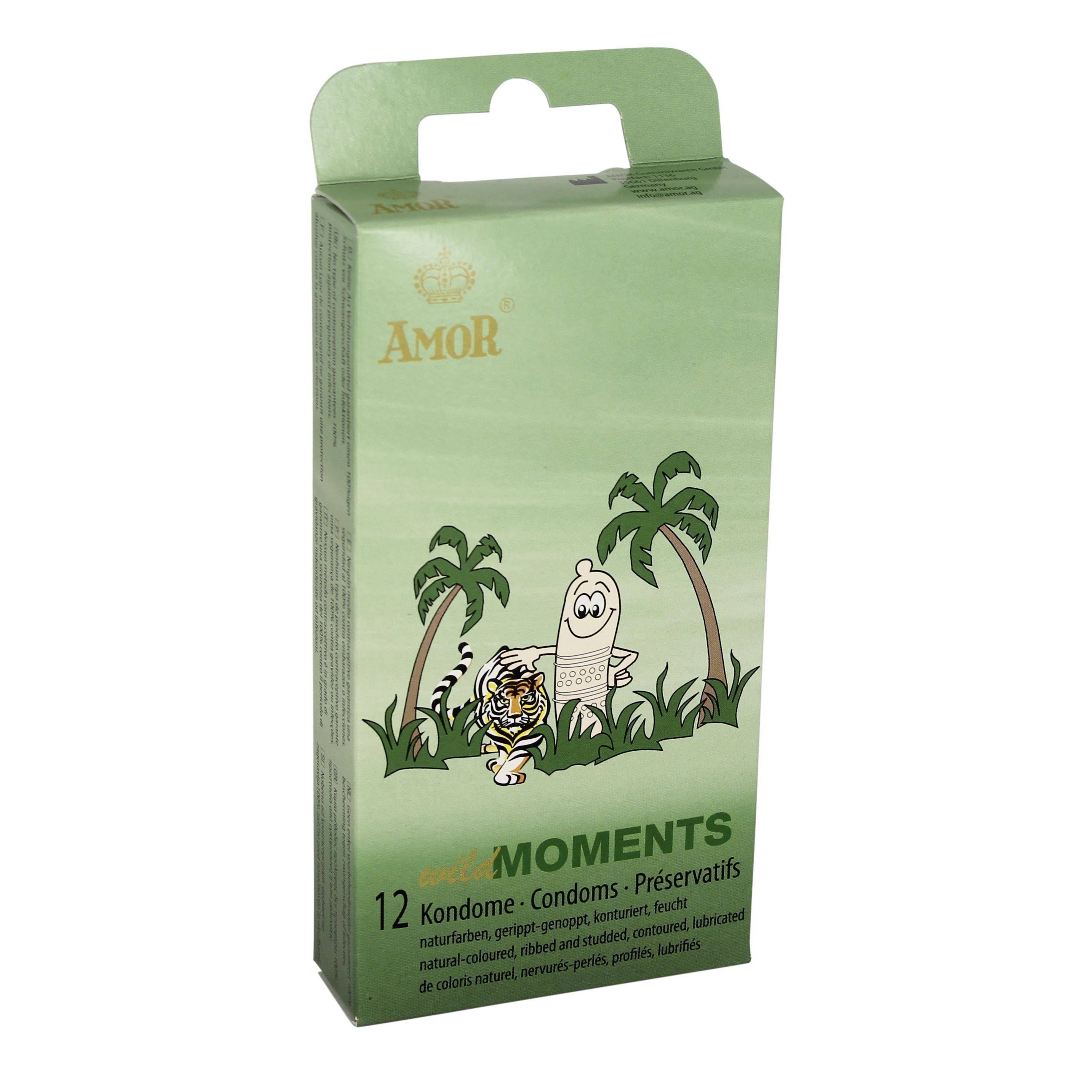 Scatola verde con logo AMOR e scritta « wild MOMENTS ». Illustrazioni: tigre, palme, personaggio preservativo. 12 preservativi.