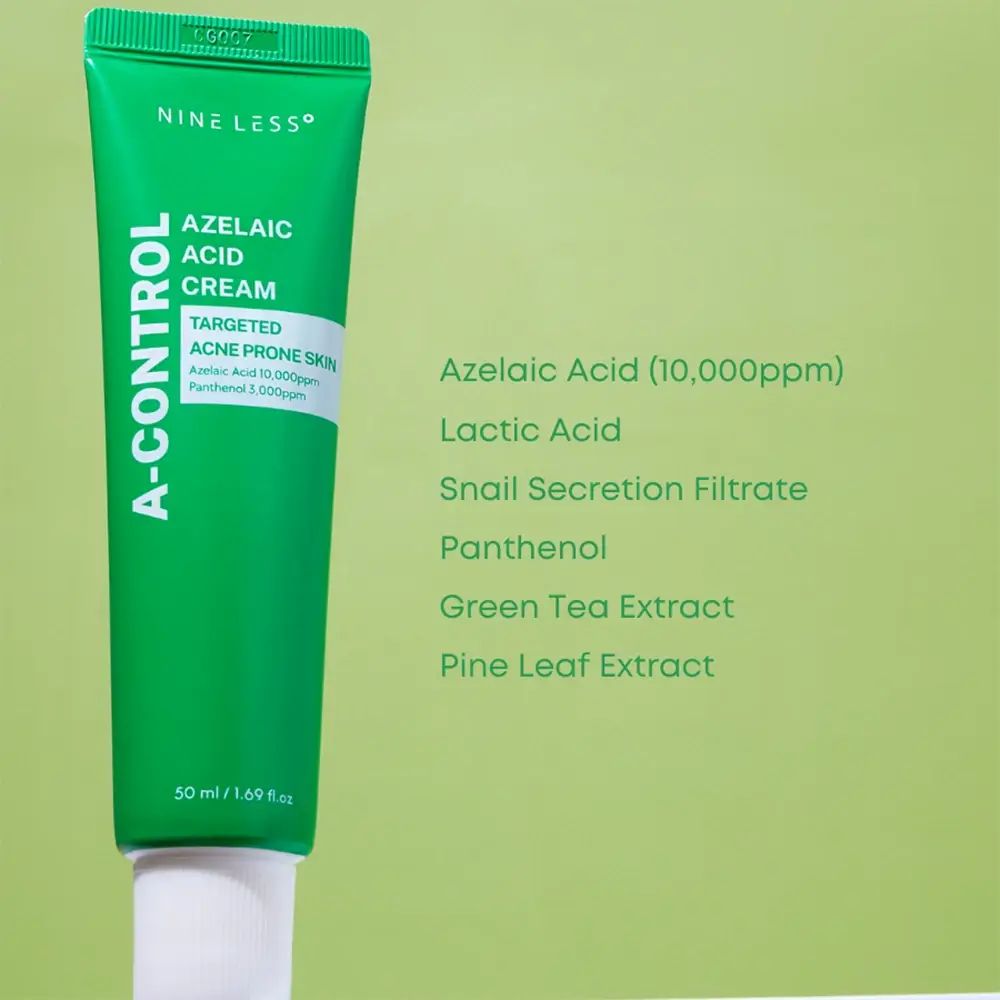 Tubo verde con testo: A-Control, Azelaic Acid Cream. Ingredienti: acido azelaico, lattico, secrezione di lumaca, pantenolo.