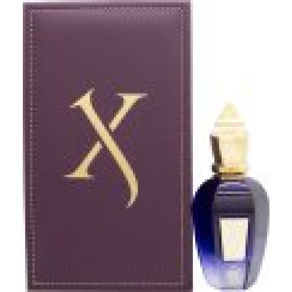 Flacone di profumo e scatola. Scatola con logo X dorato. Flacone con tappo dorato. Scritte dorate: XERJOFF.