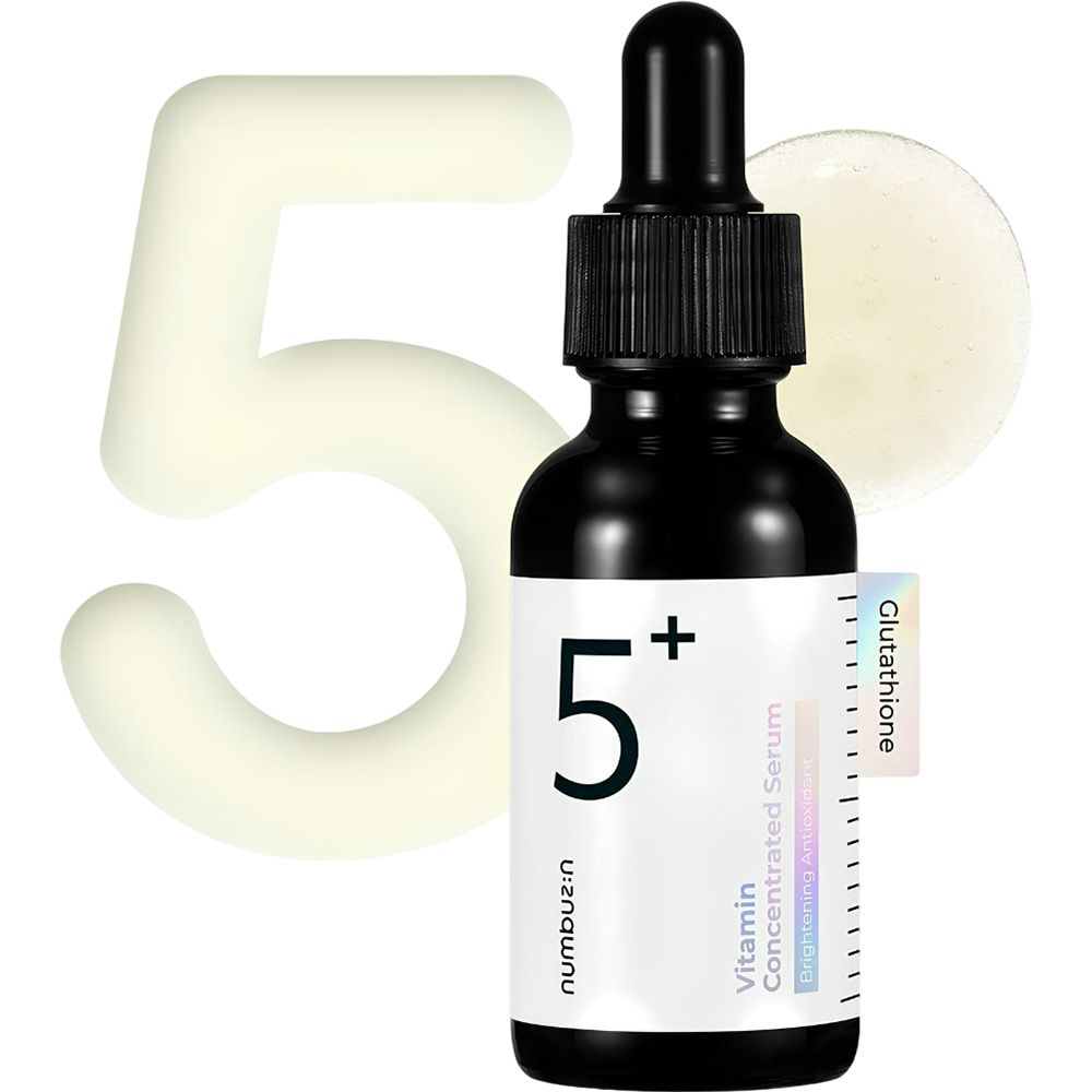 Flacone nero con pipetta. Etichetta con testo: Vitamin Concentrated Serum, Glutathione. Scritta: 5+. Sfondo: forma 5+.