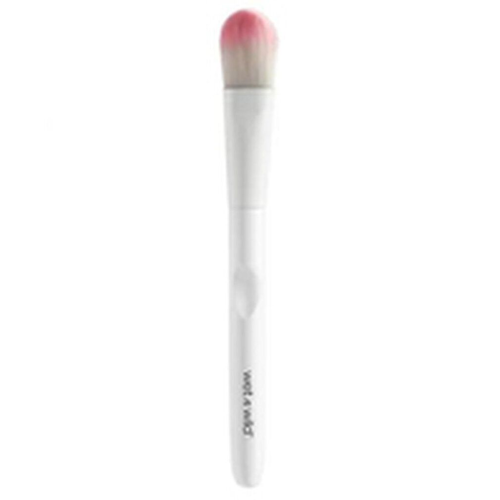 Pennello per fondotinta bianco con setole rosa. Il manico riporta il marchio "Wet n Wild".