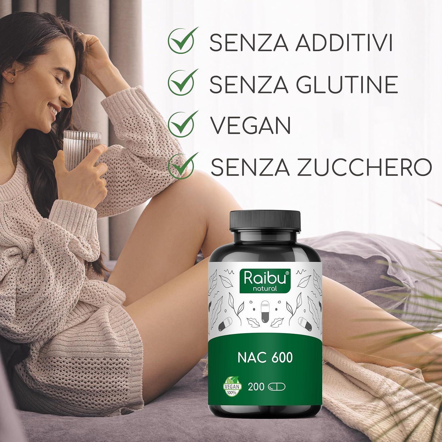 Donna seduta con bottiglia. Scritta: NAC 600, N-Acetil-L-Cisteina, 200 capsule. Vegano, senza zucchero, senza glutine, senza additivi.