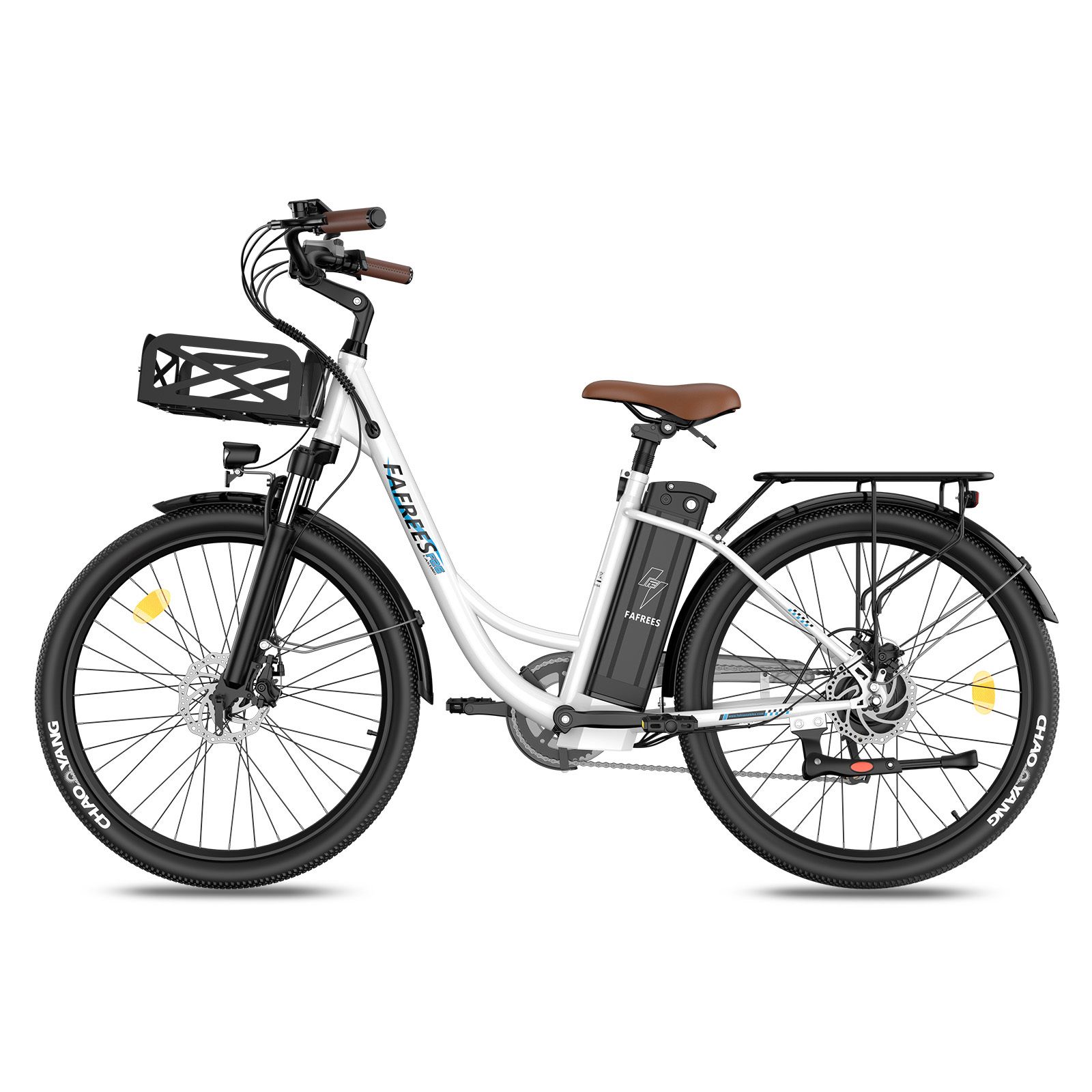 E-bike Fafrees F26 bianca, con cestino. Pneumatici neri, sella e manopole marroni. Batteria sul telaio. Portapacchi.