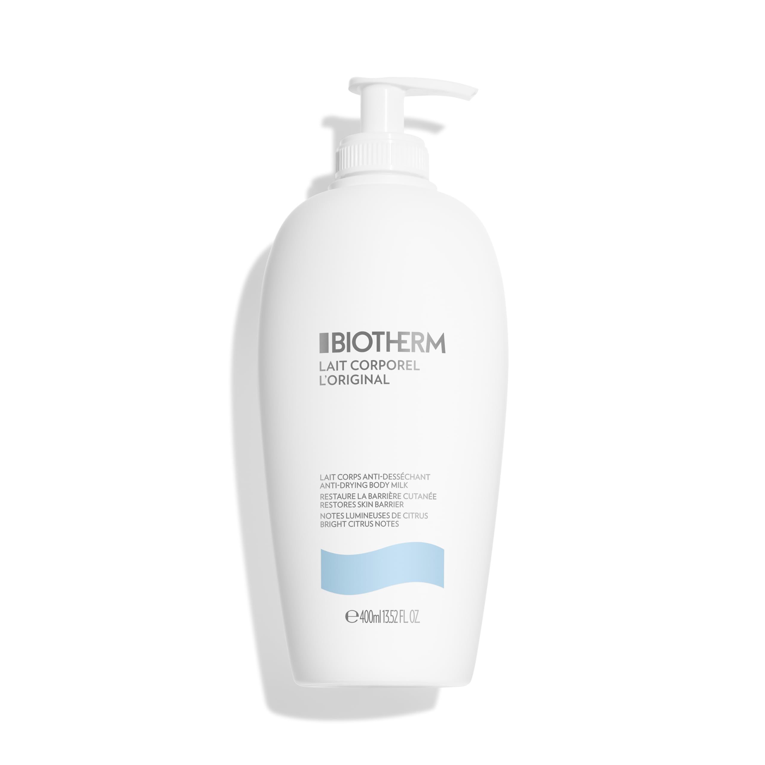 Flacone bianco con dosatore. Scritta: Biotherm Lait Corporel L'Original. Testo sotto. In basso: 400ml/13.5 fl.oz.