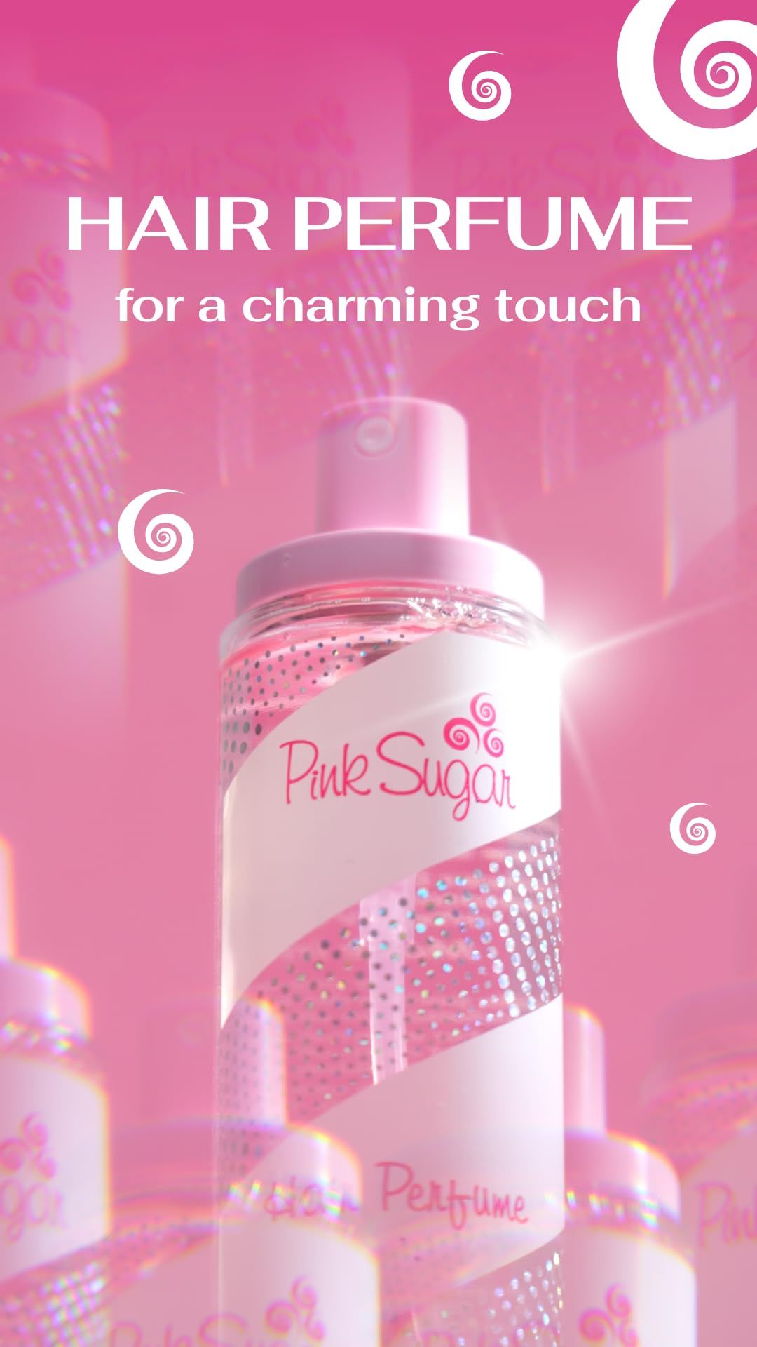 Flacone di spray per capelli rosa con logo Pink Sugar e scritta 'Hair Perfume'. Sfondo: altri flaconi.