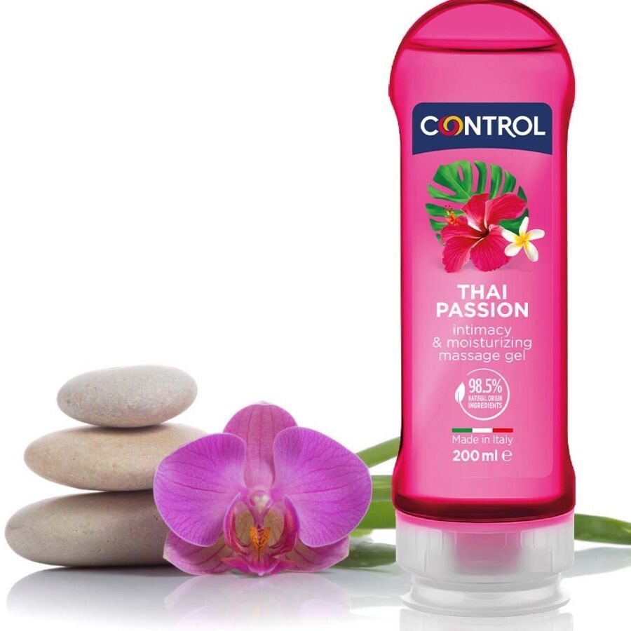 Gel massaggio Control Thai Passion vicino a pietre impilate e orchidea. 200 ml.