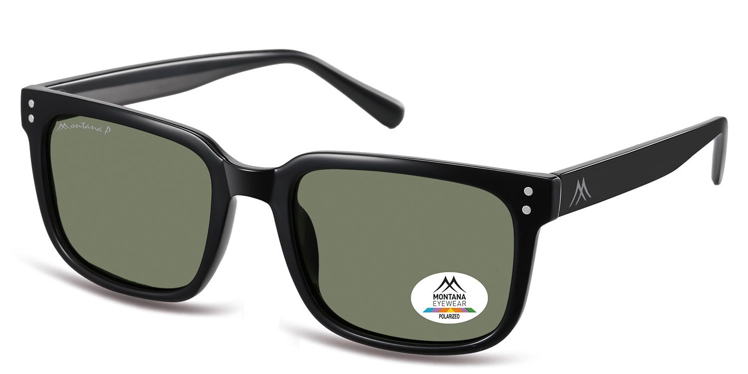 Occhiali da sole neri, vista obliqua. Montatura quadrata, lenti verdi. Logo Montana Eyewear ed etichetta polarizzata. Aste nere.