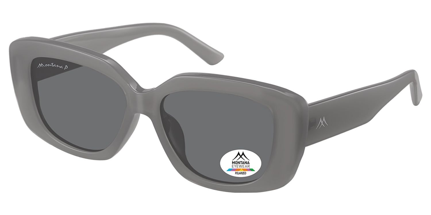 Occhiali da sole grigi, lenti rettangolari, logo Montana Eyewear e adesivo polarizzazione. Vista prospettica.