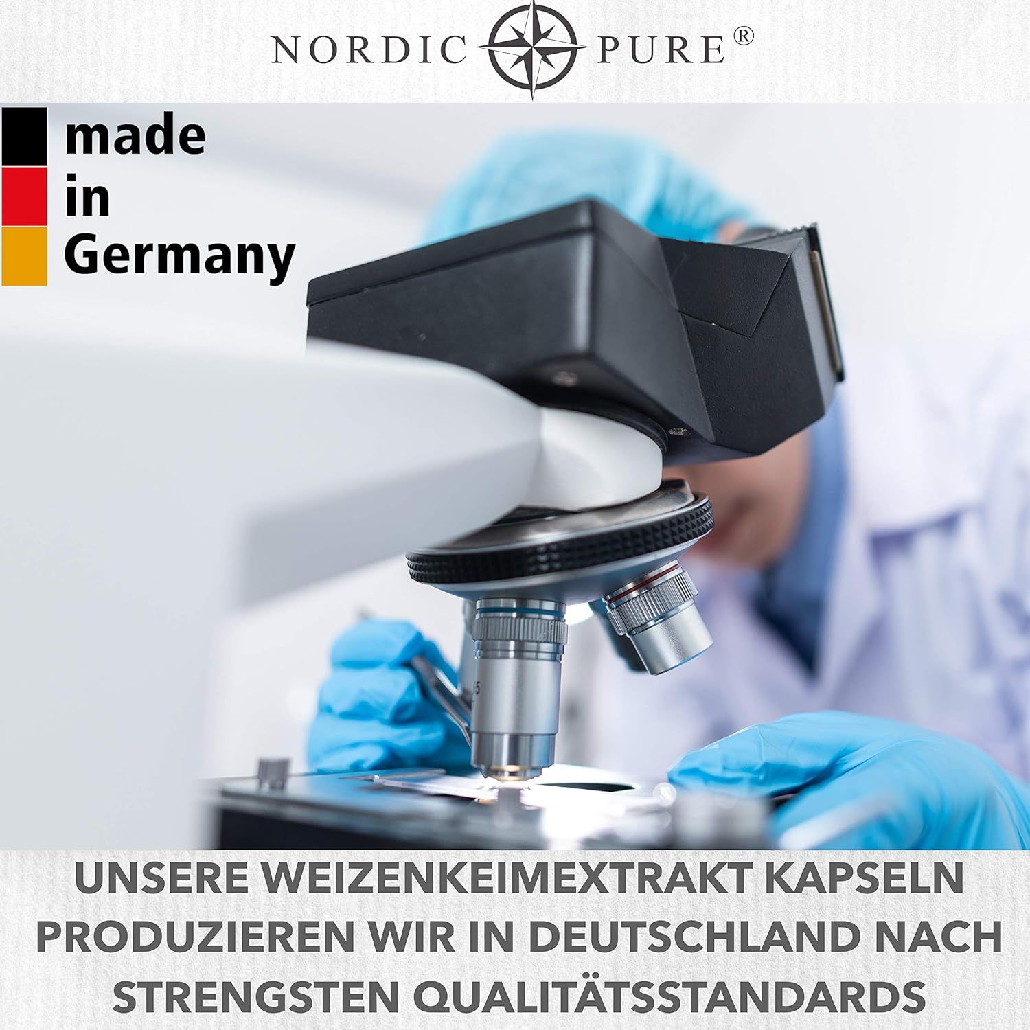Microscopio e tecnico di laboratorio. Testo: Produciamo le nostre capsule di estratto di germe di grano in Germania secondo i più severi standard di qualità.