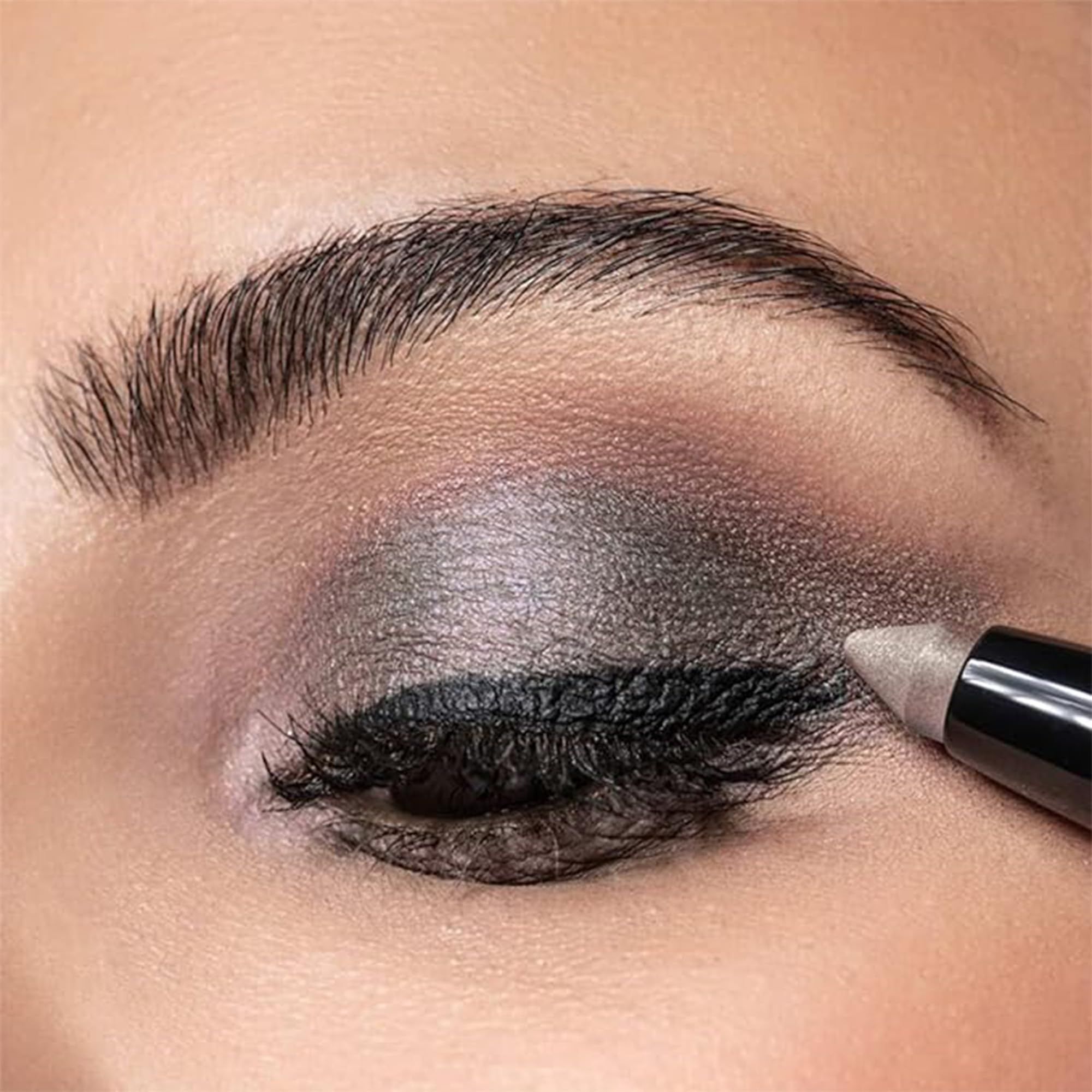 ARTDECO High Performance Eyeshadow Stylo, matita ombretto con temperino e applicatore integrati.