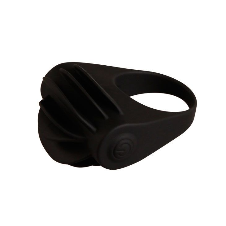 Anello vibrante in silicone nero con vibratore e pulsante di controllo.