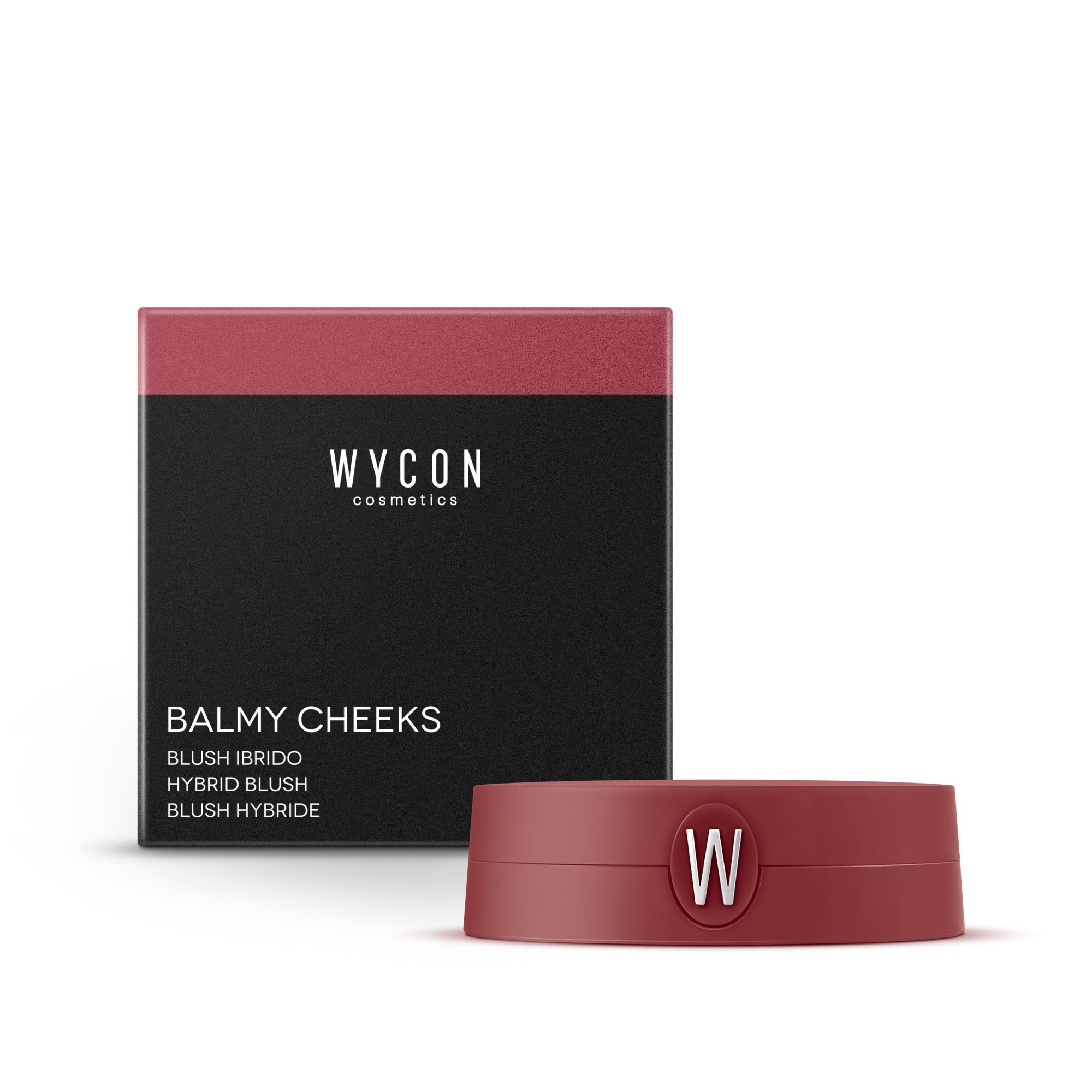 WYCON Cosmetics Balmy Cheeks in Merlot Wine. La confezione mostra una scatola nera con il nome del marchio e del prodotto. Accanto, il compatto di blush con il coperchio aperto. Il fard è color vino.
