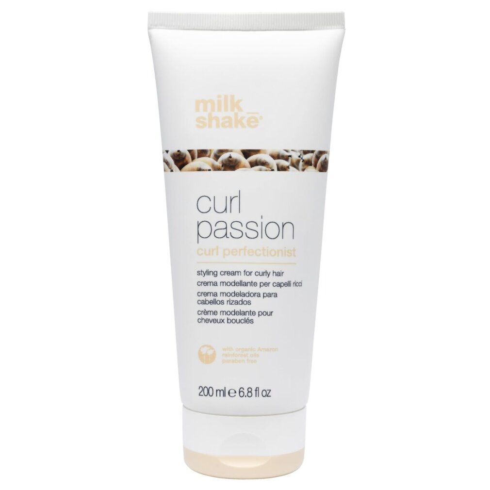 Tubo bianco con logo "milk shake" e scritta "curl passion". Crema modellante per capelli ricci. 200 ml.
