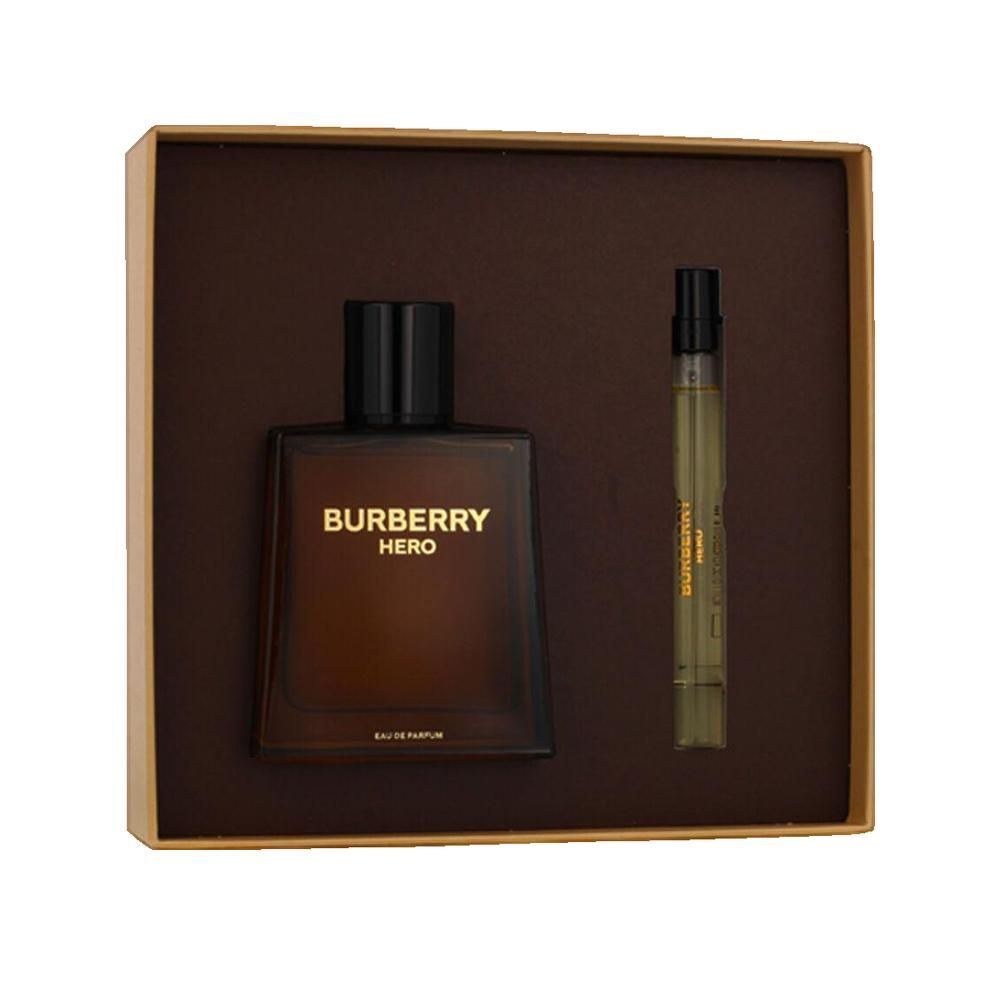 Burberry Hero Parfum in confezione regalo. Flacone marrone, campione. Scritta "HERO".