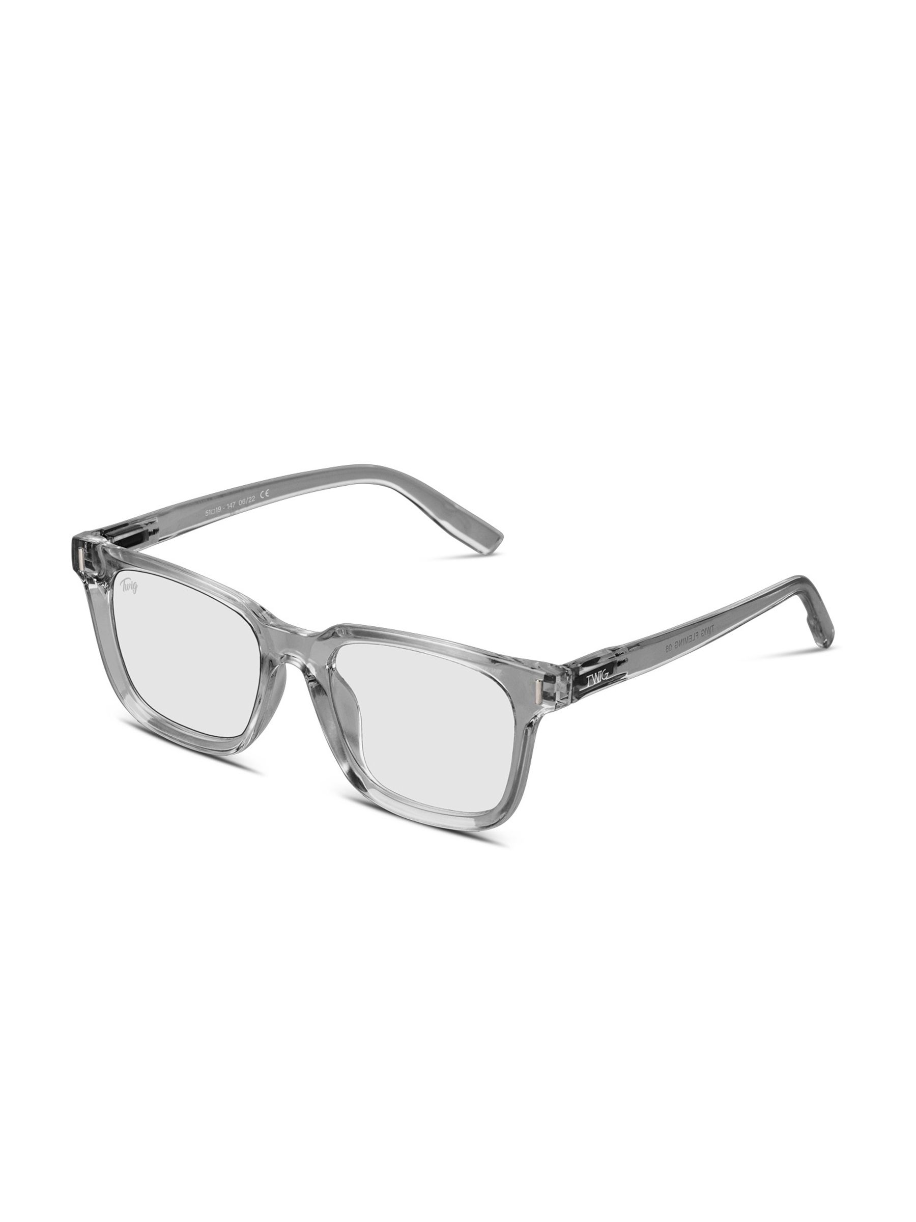 Occhiali grigi con lenti rettangolari. Vista prospettica. Montatura e aste in plastica. Modello unisex.