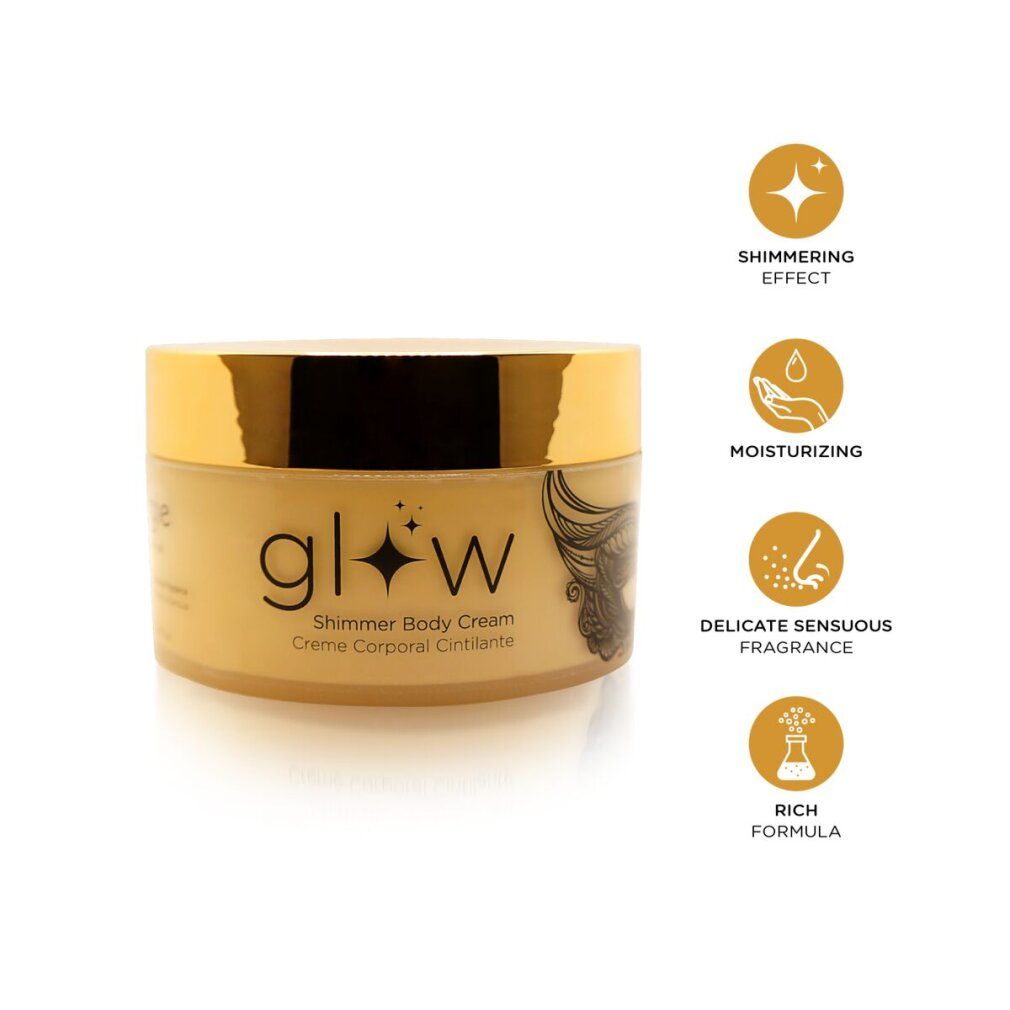 Crema beige in vasetto rotondo con coperchio dorato. Scritta "glow Shimmer Body Cream". Simboli per brillantezza, idratazione, profumo e formula.