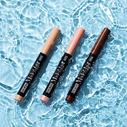 Tre matite ombretto in acqua. Matite nere con nomi di prodotti e numeri di colore. Diverse tonalità di beige e marrone.