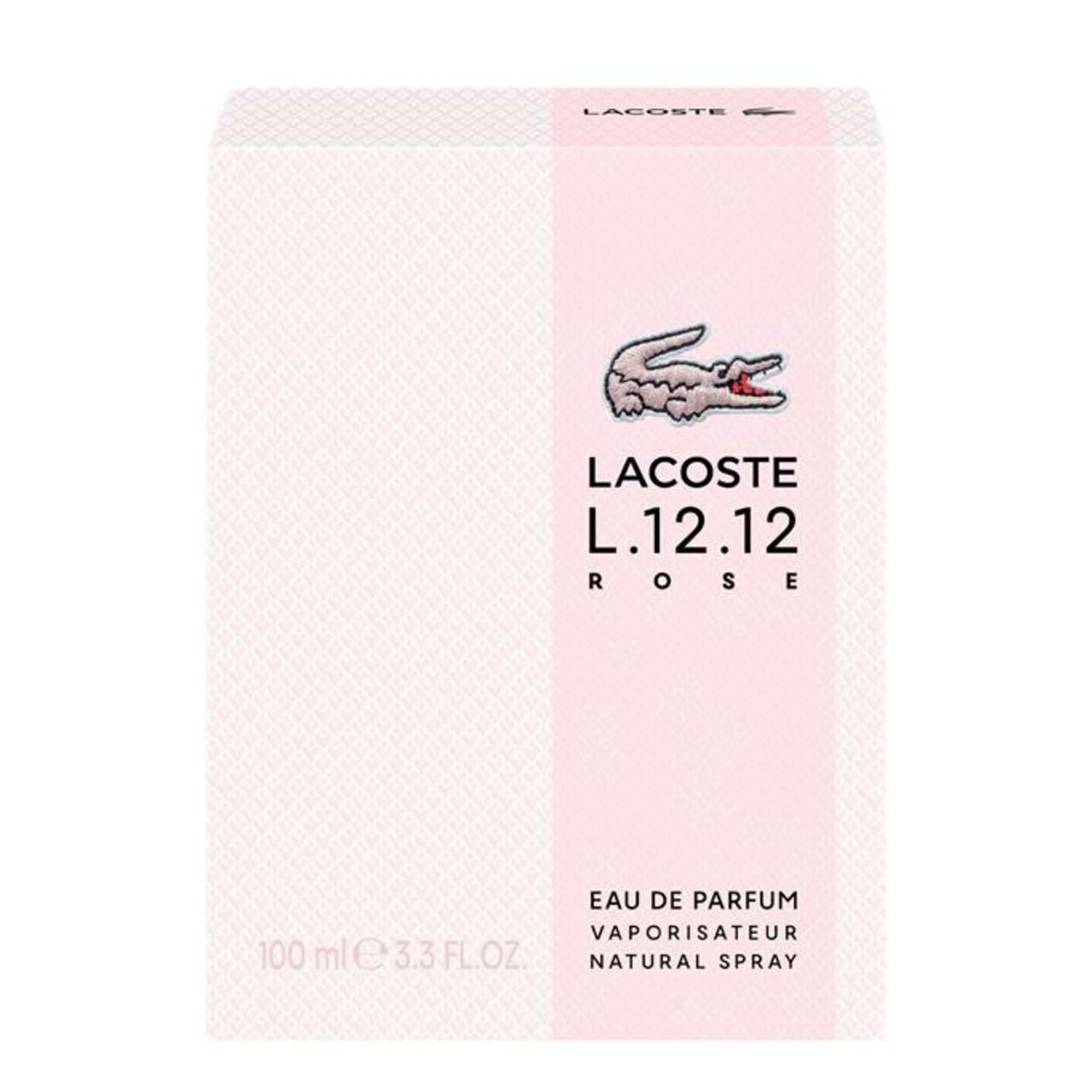 Confezione. Logo coccodrillo. Testo: Lacoste L.12.12 Rose EdP Nat. Spray. Rosa e bianco.