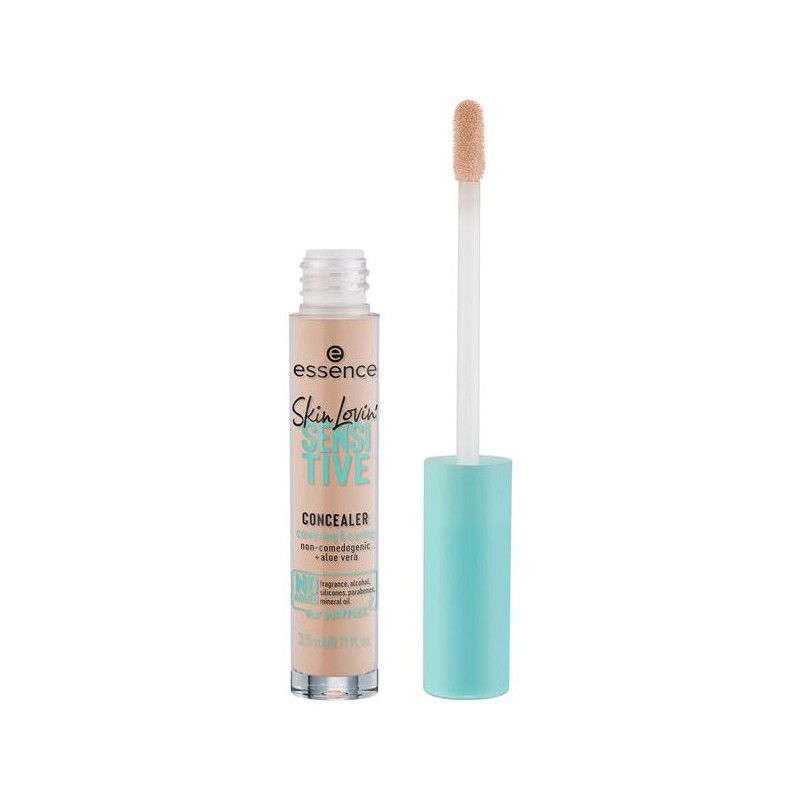 Correttore Essence Skin Lovin' Sensitive in flacone trasparente con tappo azzurro e applicatore.