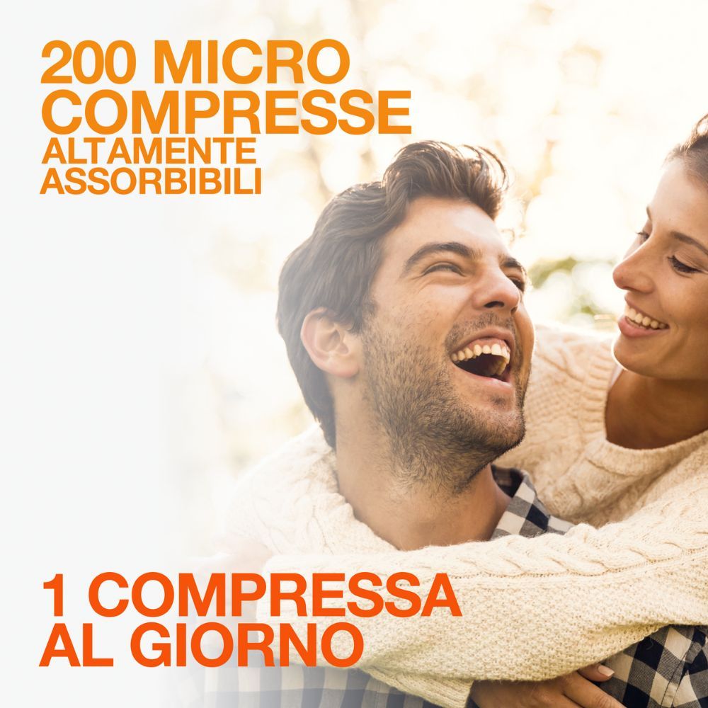 Coppia sorridente. Testo: '200 Micro Compresse'. '1 Compressa al giorno'.