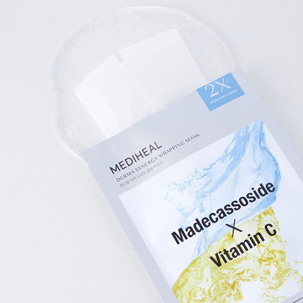 Confezione di maschera viso. Scritta: Madecassoside X Vitamin C. Marchio: MEDIHEAL Derma Synergy Wrapping Mask. Contiene 2 maschere.