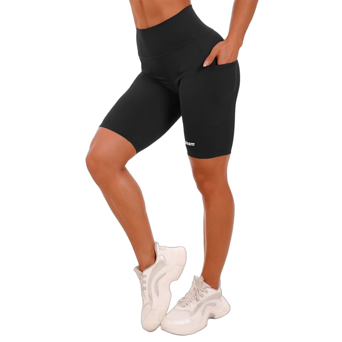 Pantaloncini da ciclista neri da donna a vita alta con tasche visibili.