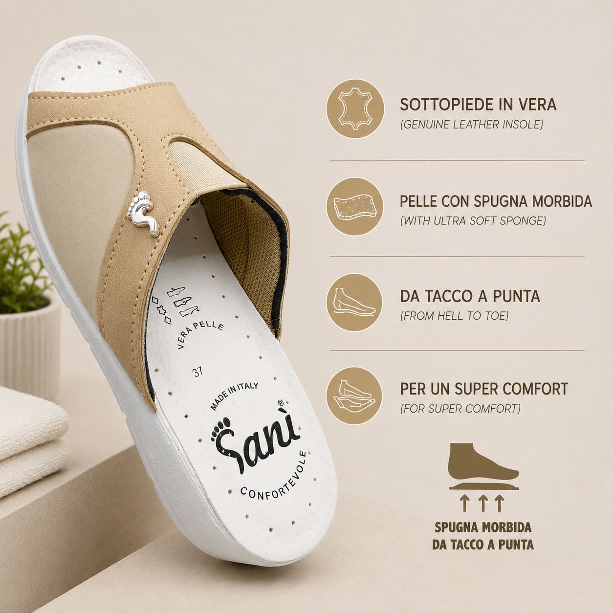 Mocassino beige con inserti laterali in Lycra, calzata larga e morbido sottopiede.