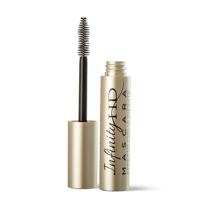 Tubo mascara dorato con spazzola nera. Scritta: Infinity HD Mascara. Confezione aperta.