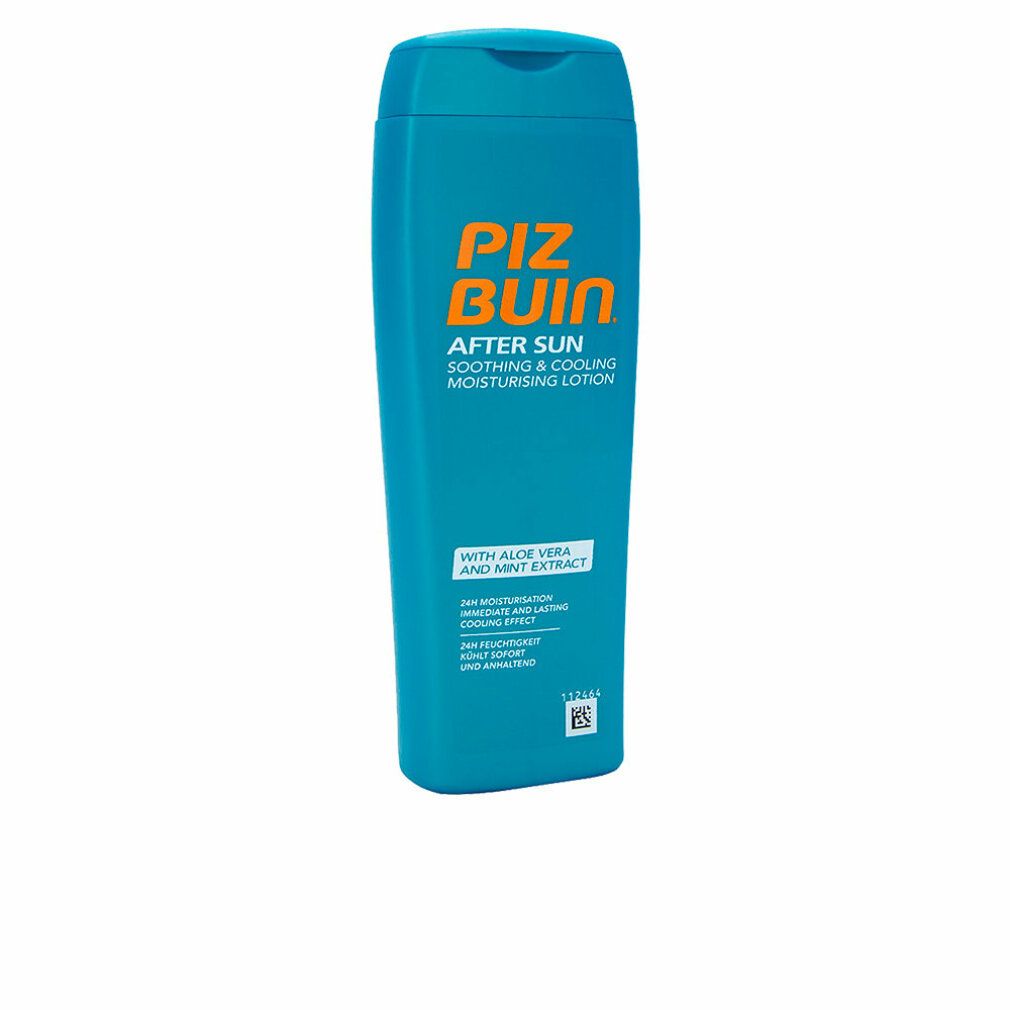 Flacone blu turchese con scritta arancione Piz Buin After Sun. Testo: Soothing & Cooling Moisturising Lotion. Con aloe vera ed estratto di menta.