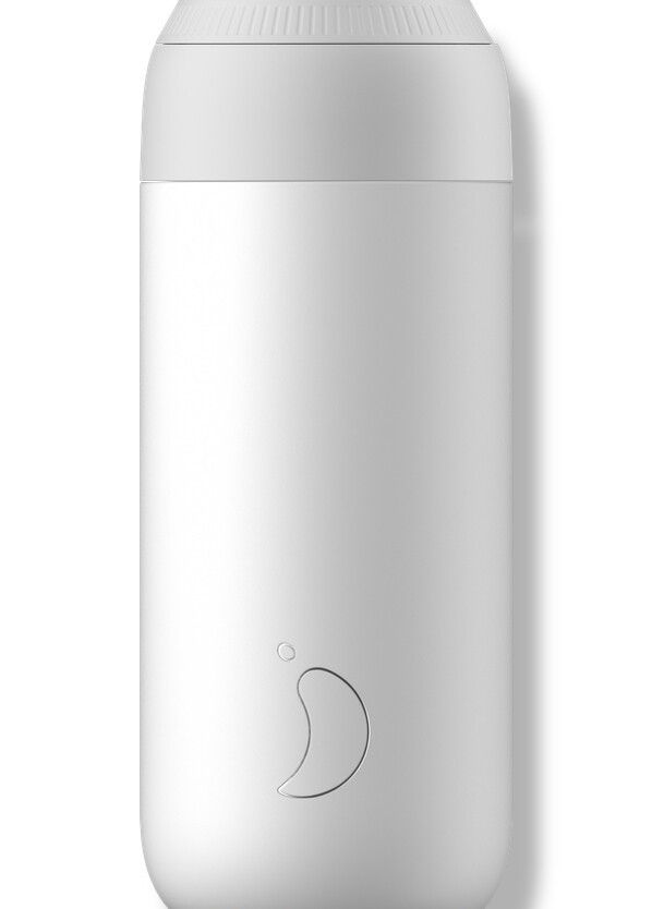 Bicchiere bianco con coperchio grigio. Logo Chilly's in basso. Forma cilindrica.