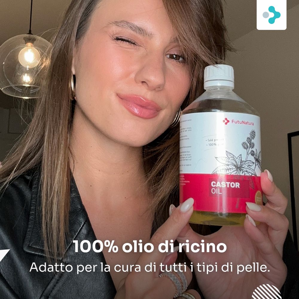 Donna con capelli bagnati. Flacone di olio di ricino FutuNatura. Testo: 100% olio di ricino, 500 ml.