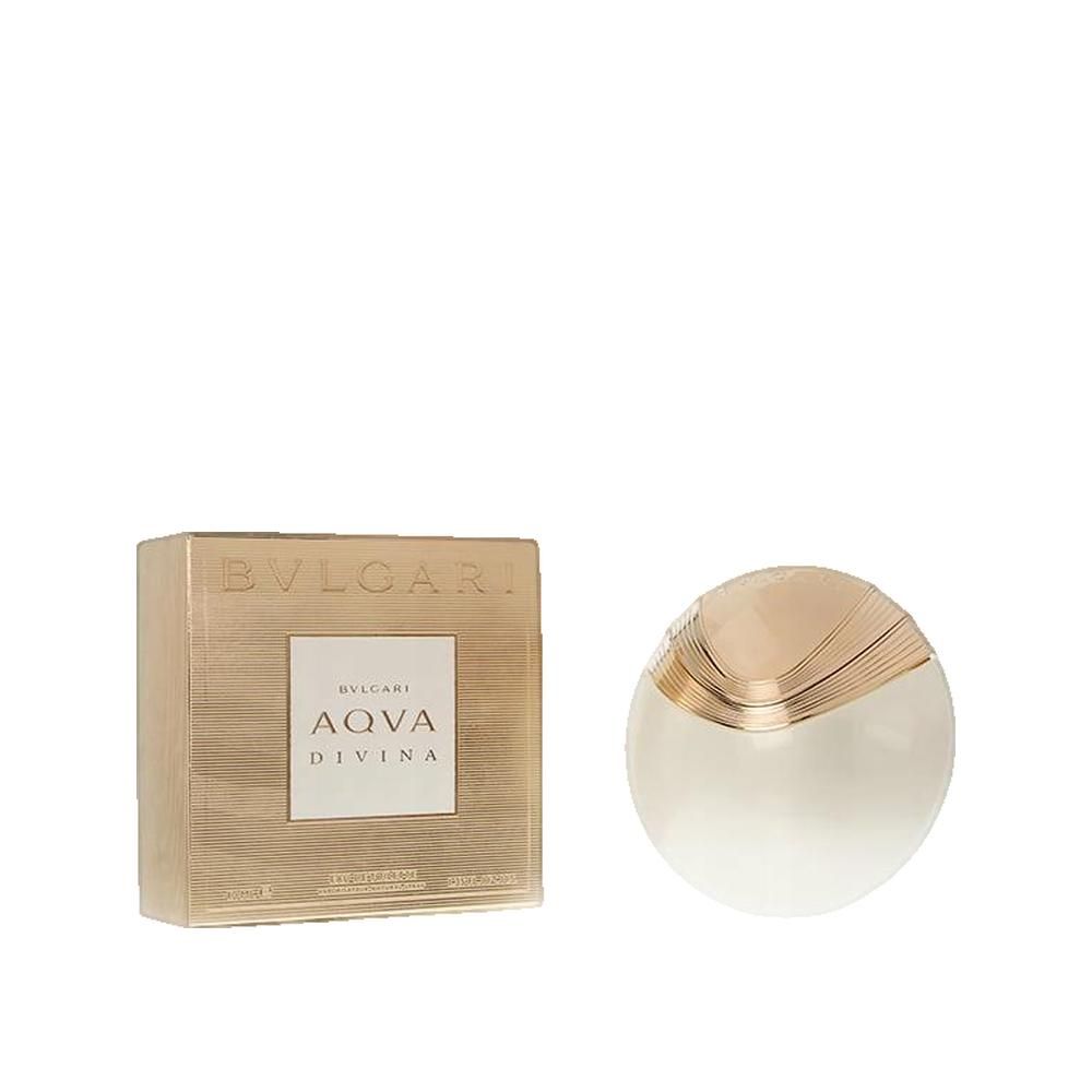 Scatola e flacone dorati. "BVLGARI AQVA DIVINA" sulla scatola. Flacone rotondo, bianco e dorato.