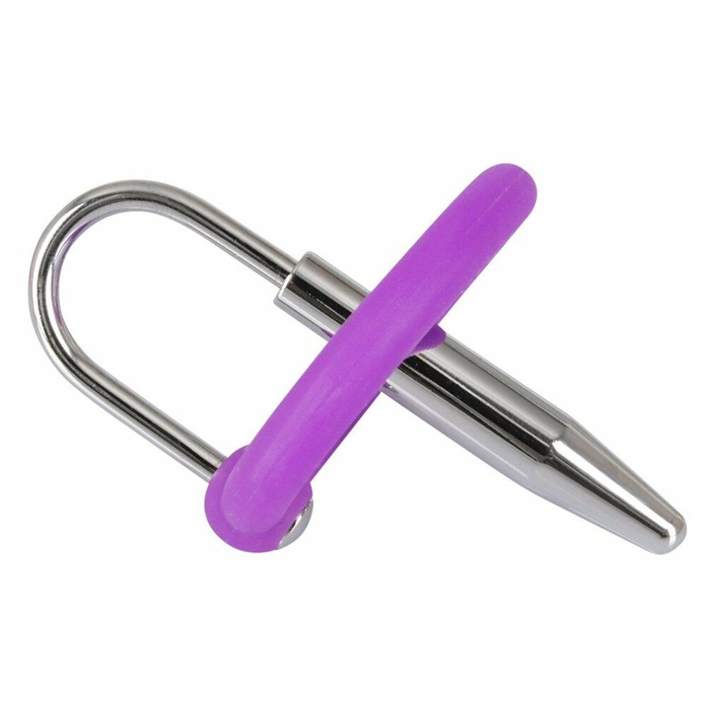 Plug argentato con anello in silicone viola. L'anello circonda il plug. Il plug ha una punta arrotondata e un'impugnatura in metallo.