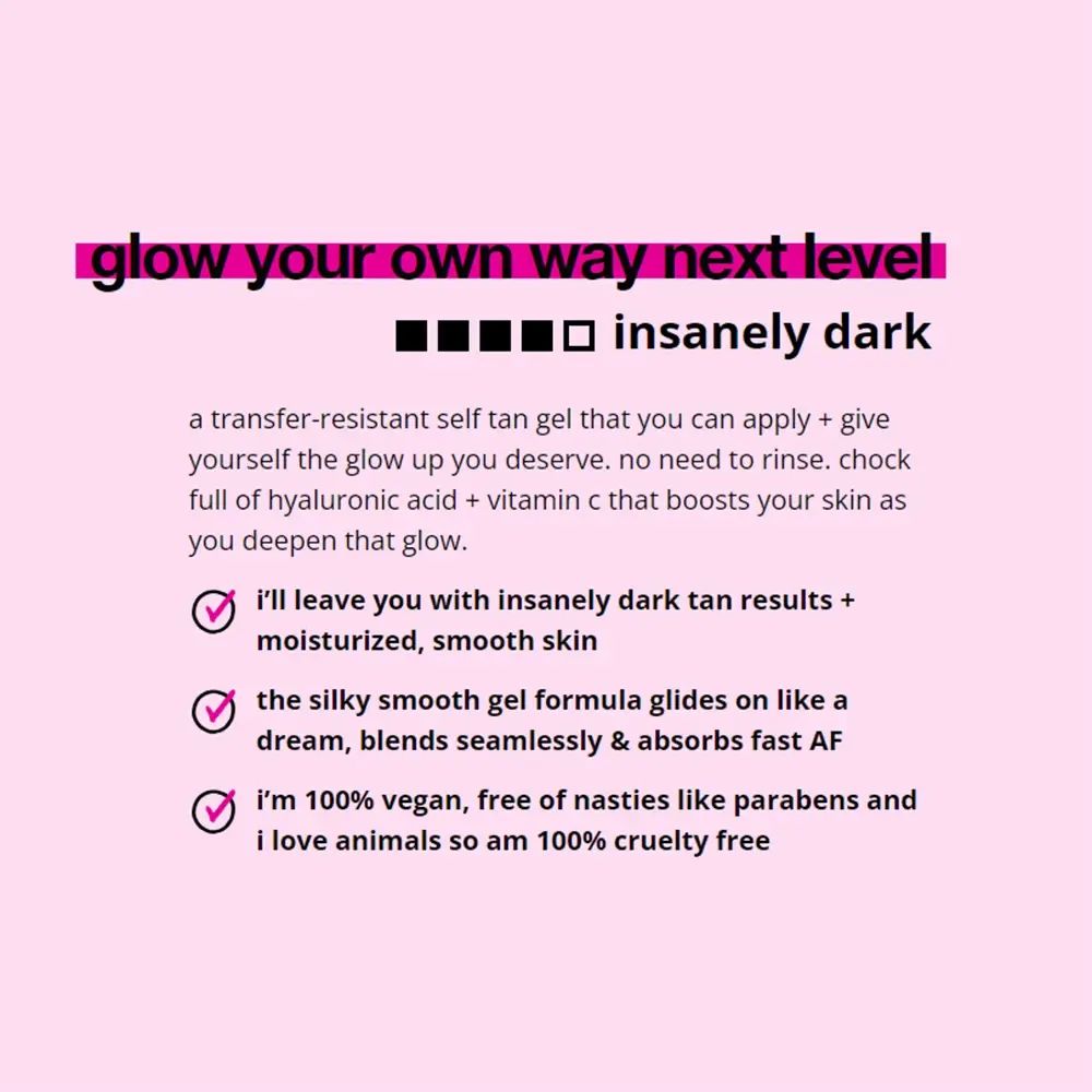 Testo su sfondo rosa. Scritta: Glow Your Own Way Next Level. Vegano, senza parabeni, cruelty-free.