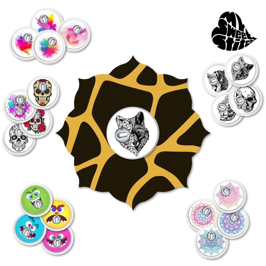 Anello di fissaggio con motivo giallo, circondato da piccoli adesivi rotondi con vari disegni.