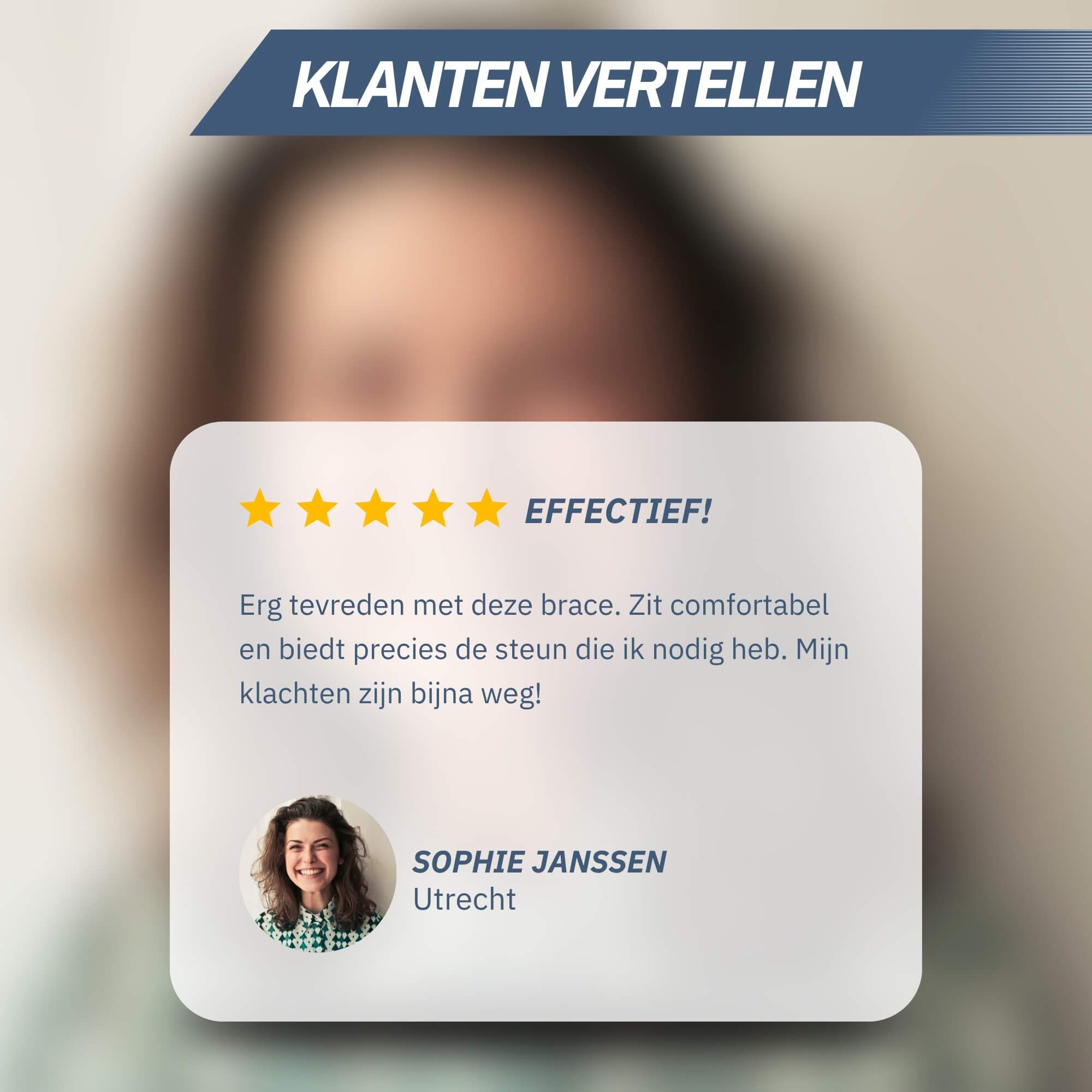 Recensione cliente per una ginocchiera con stelle e testo.